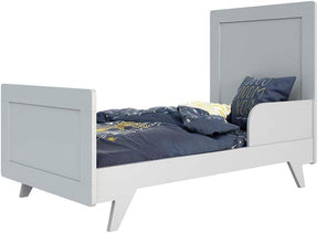 Berço Mini Cama Americano 2 em 1 Retrô Branco Brilho/Carvalho