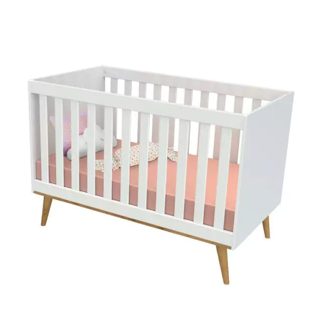 Quarto de Bebê Retrô Cômoda 4 Gavetas com Fraldário Lígia Berço 3 em 1 Ludmila Branco com Bétula Carolina Baby