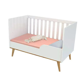 Quarto de Bebê Retrô Cômoda 4 Gavetas com Fraldário Lígia Berço 3 em 1 Ludmila Branco com Bétula Carolina Baby